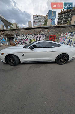 Купе Ford Mustang 2017 в 