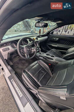 Купе Ford Mustang 2017 в 