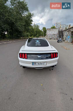 Купе Ford Mustang 2017 в 