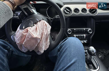 Купе Ford Mustang 2015 в 