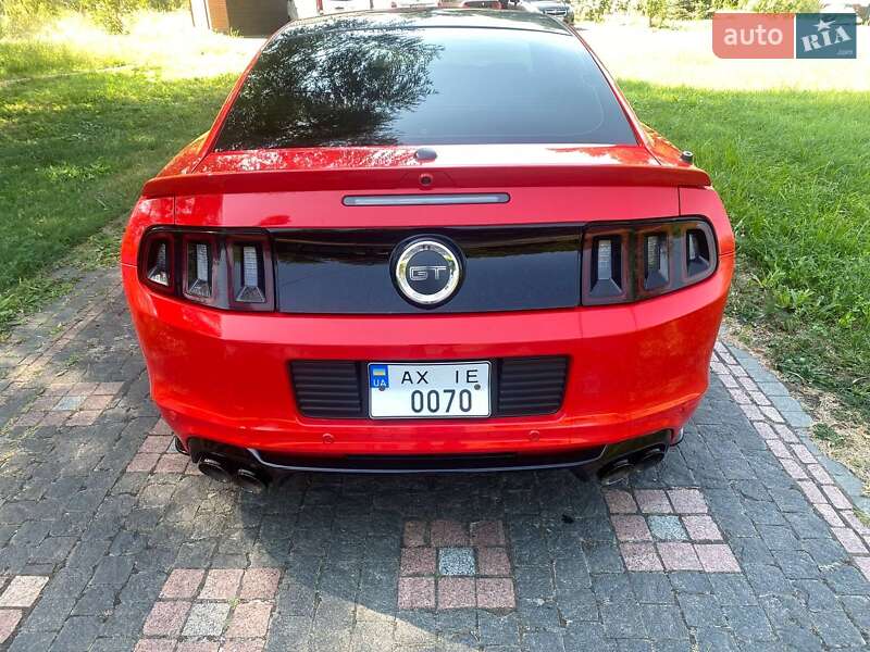 Купе Ford Mustang 2012 в Киеве