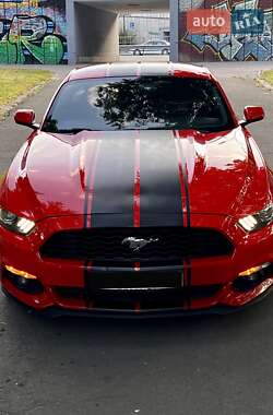 Купе Ford Mustang 2015 в 