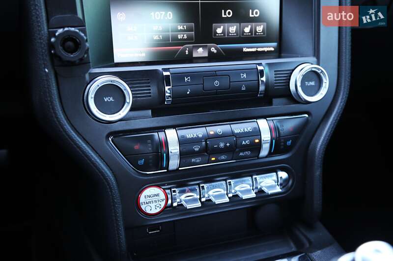 Купе Ford Mustang 2015 в Києві