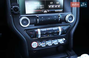 Купе Ford Mustang 2015 в 