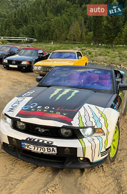 Кабриолет Ford Mustang 2010 в 