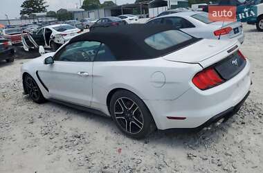 Кабриолет Ford Mustang 2019 в 