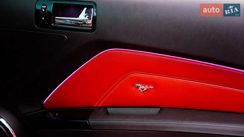 Кабріолет Ford Mustang 2010 в Києві