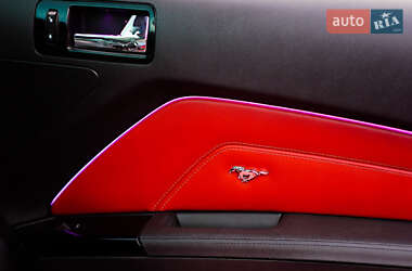 Кабриолет Ford Mustang 2010 в 