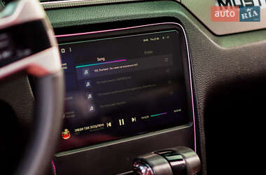 Кабриолет Ford Mustang 2010 в 