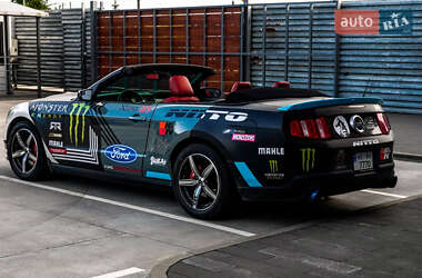 Кабриолет Ford Mustang 2010 в 