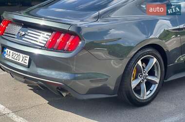 Купе Ford Mustang 2015 в 