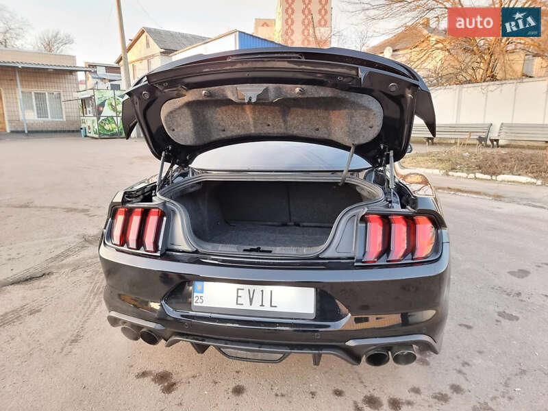 Купе Ford Mustang 2018 в Києві