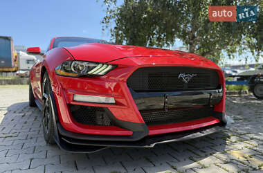 Кабриолет Ford Mustang 2019 в 