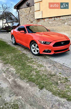 Купе Ford Mustang 2015 в 