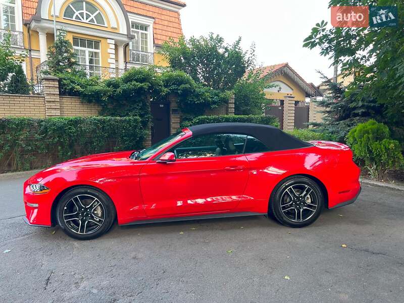 Кабриолет Ford Mustang 2019 в Киеве