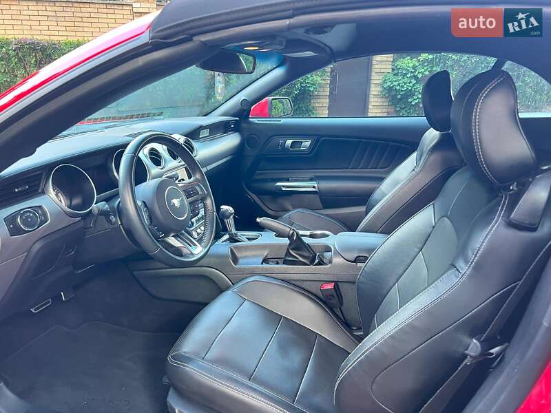 Кабриолет Ford Mustang 2019 в Киеве