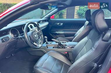Кабриолет Ford Mustang 2019 в 