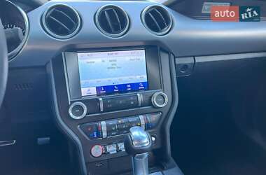 Кабриолет Ford Mustang 2019 в 