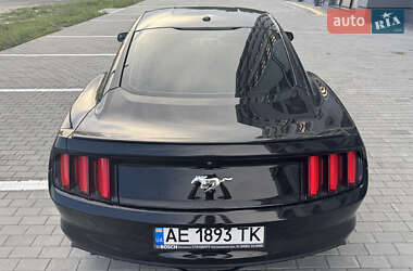 Купе Ford Mustang 2015 в 