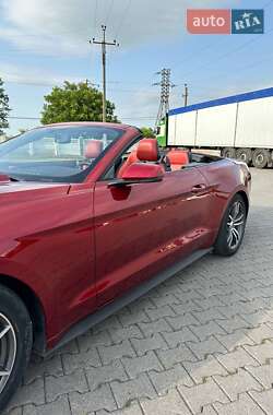 Кабриолет Ford Mustang 2016 в 