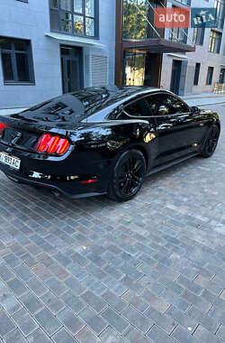 Купе Ford Mustang 2014 в 
