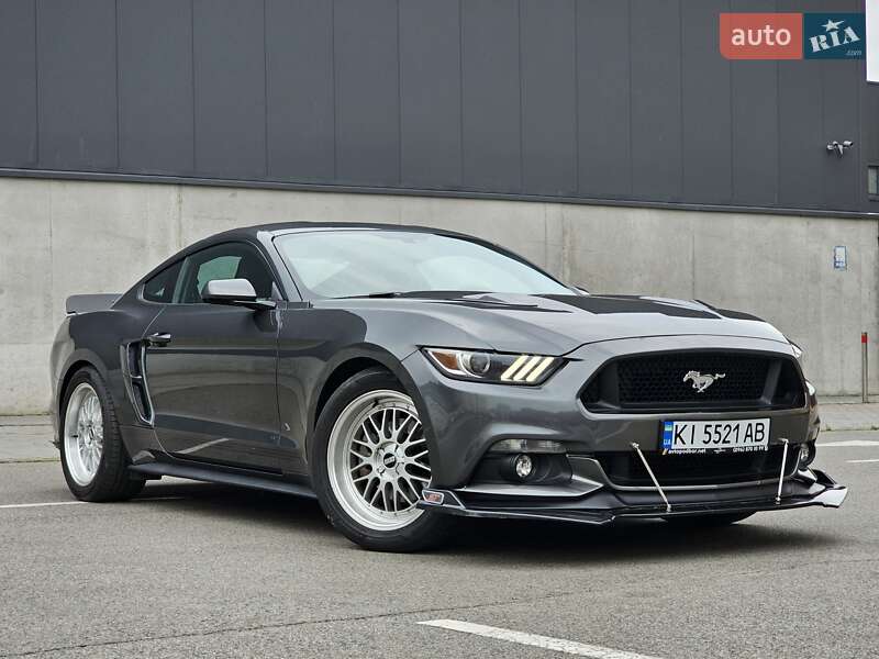 Купе Ford Mustang 2016 в Киеве