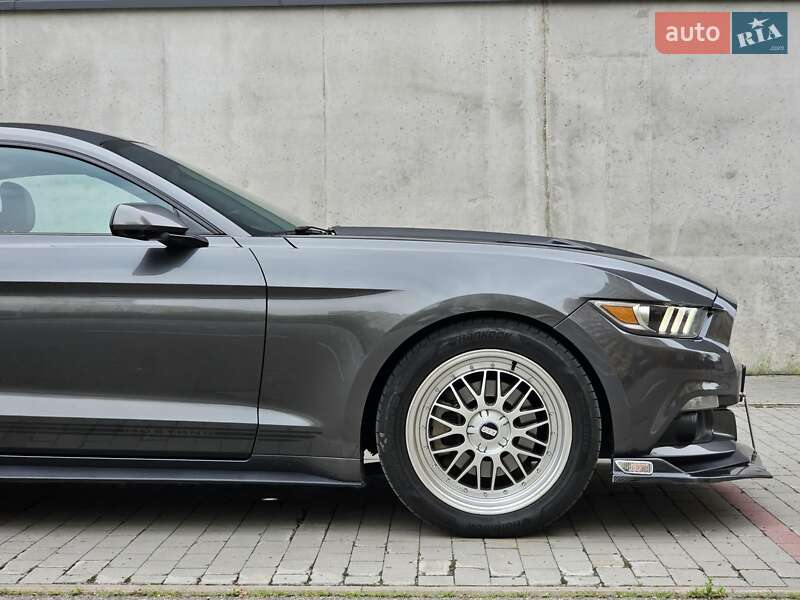 Купе Ford Mustang 2016 в Киеве