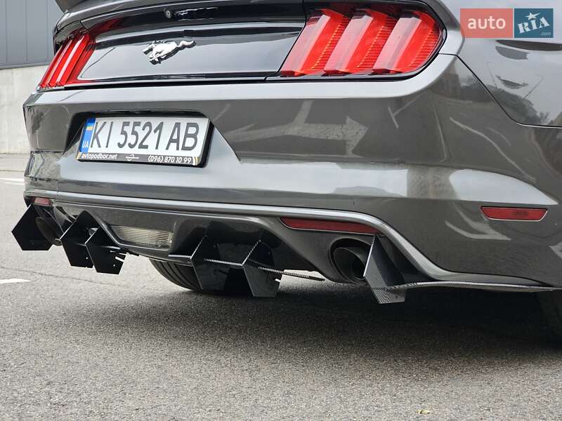 Купе Ford Mustang 2016 в Киеве