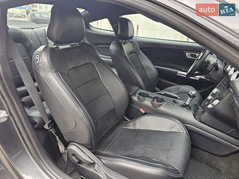 Купе Ford Mustang 2016 в Киеве