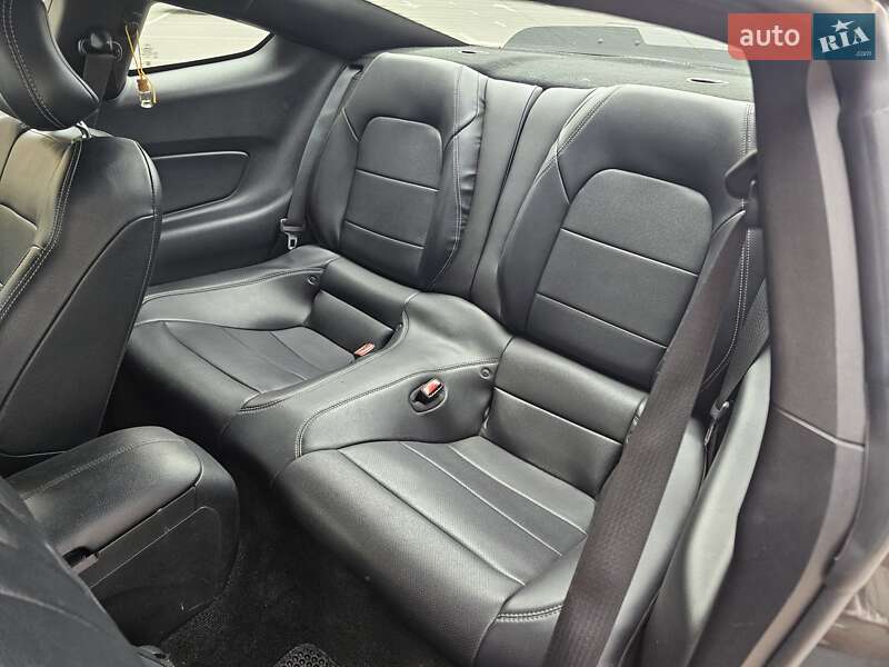 Купе Ford Mustang 2016 в Киеве