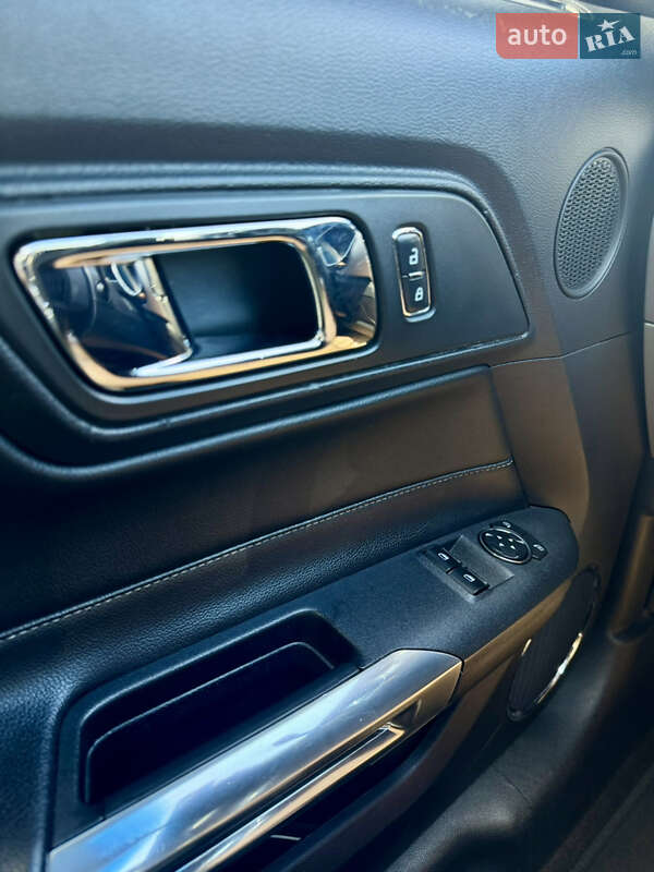 Купе Ford Mustang 2017 в Киеве