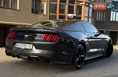 Купе Ford Mustang 2015 в 