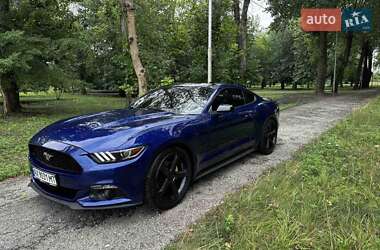 Купе Ford Mustang 2015 в 