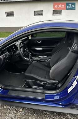 Купе Ford Mustang 2015 в 