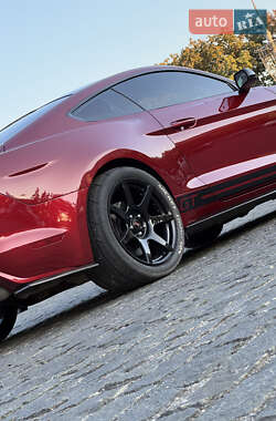 Купе Ford Mustang 2017 в 