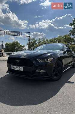 Купе Ford Mustang 2015 в 