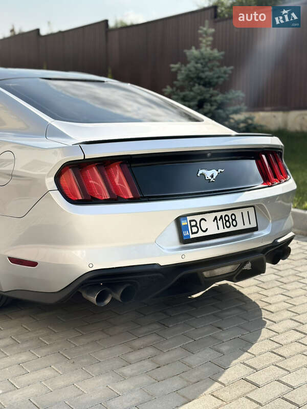 Купе Ford Mustang 2016 в Львове