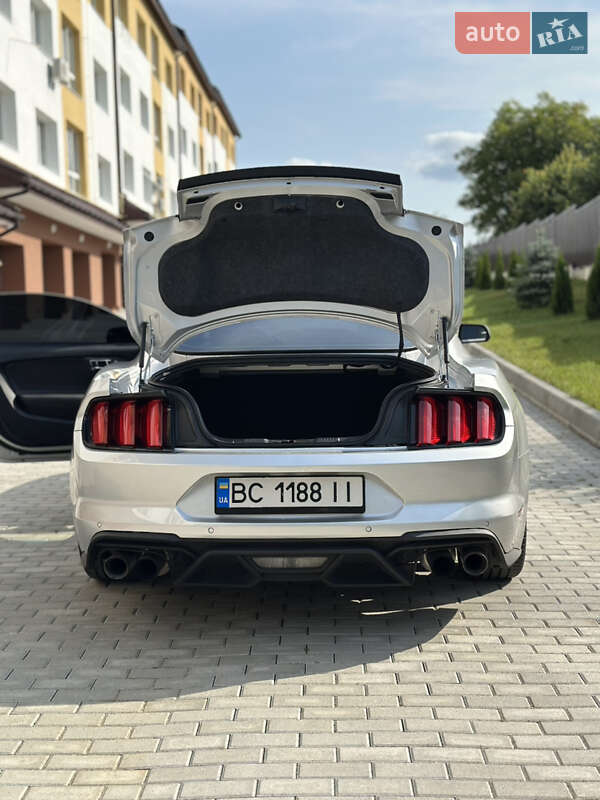 Купе Ford Mustang 2016 в Львове