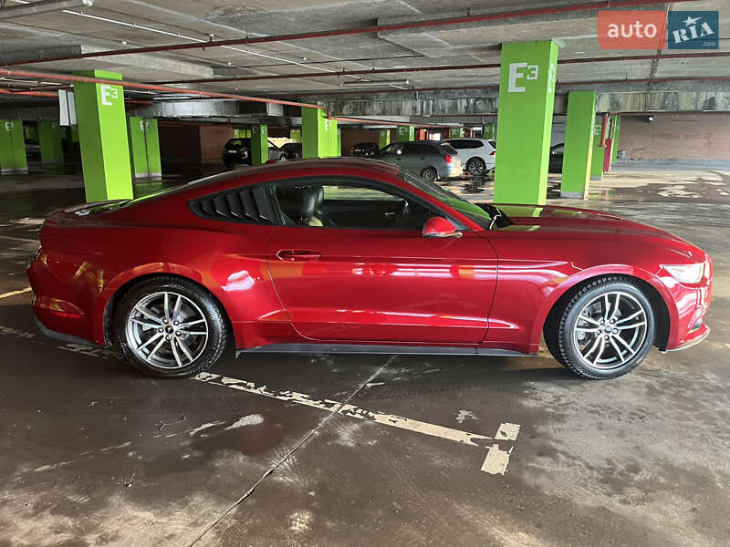 Купе Ford Mustang 2016 в Львове