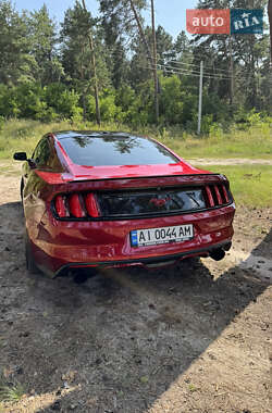 Купе Ford Mustang 2015 в 