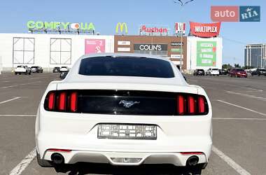 Купе Ford Mustang 2017 в 