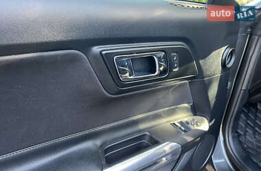 Купе Ford Mustang 2017 в 