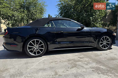 Кабриолет Ford Mustang 2019 в 