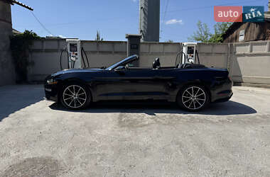 Кабриолет Ford Mustang 2019 в 