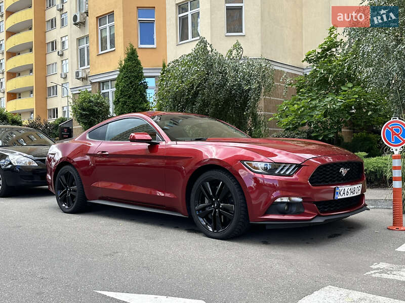 Купе Ford Mustang 2017 в 