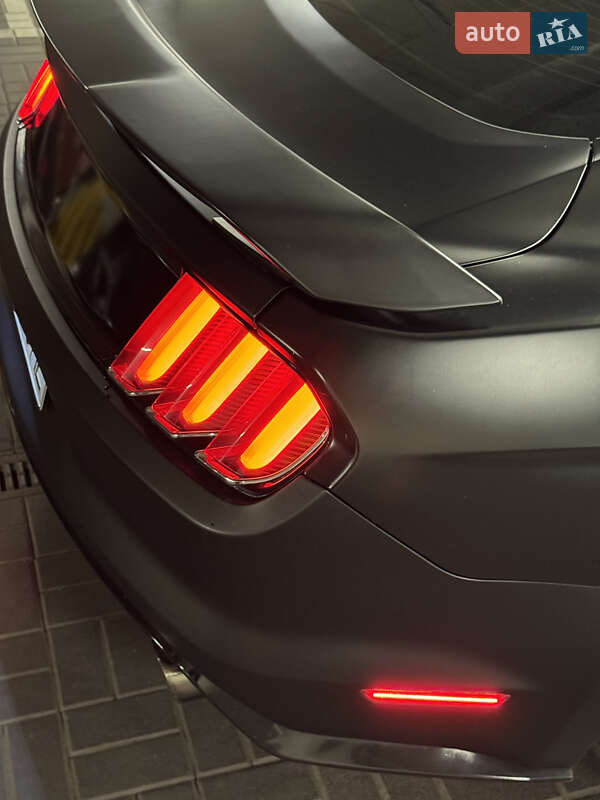 Купе Ford Mustang 2015 в Львове