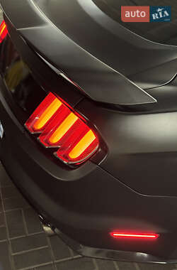 Купе Ford Mustang 2015 в 