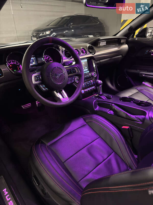 Купе Ford Mustang 2015 в Львове
