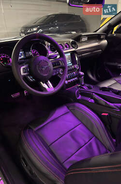 Купе Ford Mustang 2015 в 
