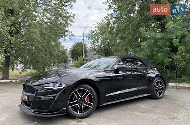 Кабриолет Ford Mustang 2019 в 